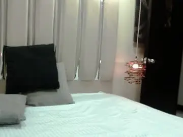 Miaknigth  live sex cam