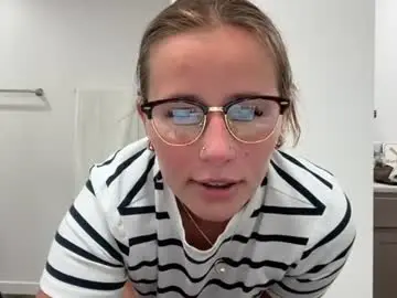 Renimoonxo  live sex cam