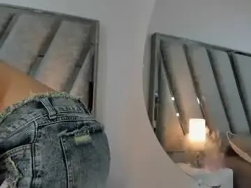 Tink_fox  live sex cam