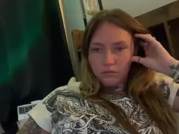 Cherrybox00  live sex cam