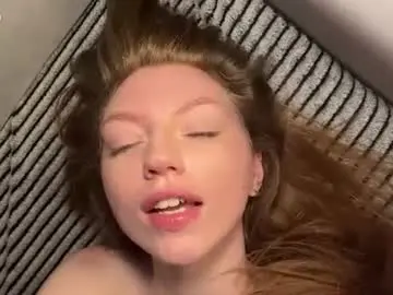 Joyegeesey  live sex cam