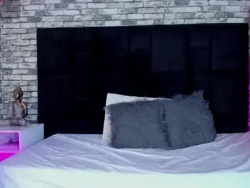 Luciana_66  live sex cam