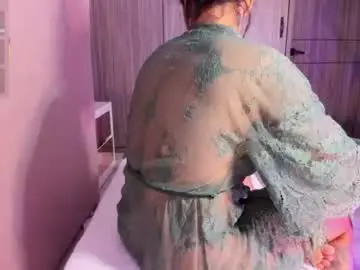 Natural_bigass_nina  live sex cam