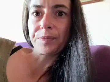 Ciuchiluciamadalina  live sex cam