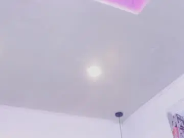 Danielaaleon  live sex cam