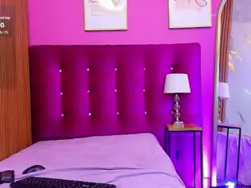Freshmilkmommy  live sex cam