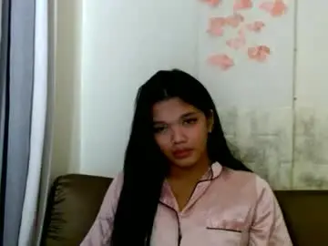 Hoelyguine  live sex cam