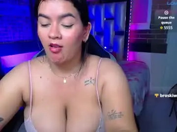 Kriss_sweetboobs  live sex cam