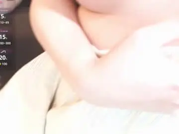 Momo612238  live sex cam