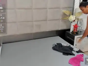 Oliviaburningmilf  live sex cam