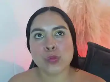 Bella_saint33  live sex cam