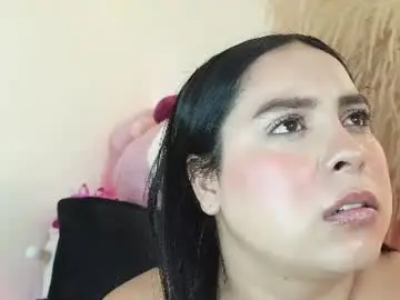 Bella_saint33  live sex cam