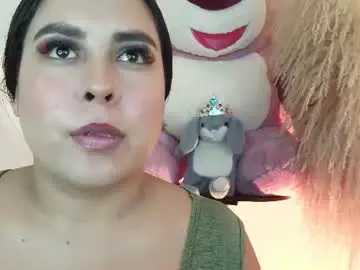 Bella_saint33  live sex cam
