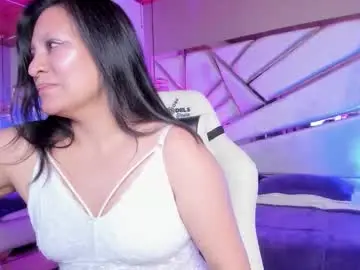 Bunny_10x  live sex cam