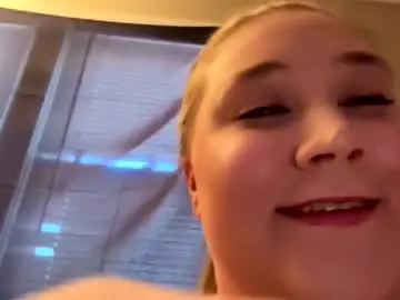 Puffynipplepainter  live sex cam