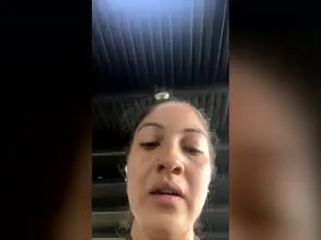 Sweet_sara2  live sex cam