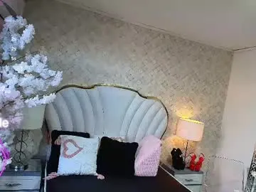 Yazminjenner  live sex cam