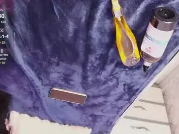 Yazminjenner  live sex cam