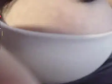 Hotkittysquirt  live sex cam