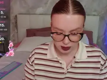 Lucyhornydoll  live sex cam