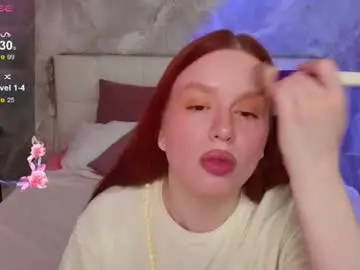 Lucyhornydoll  live sex cam
