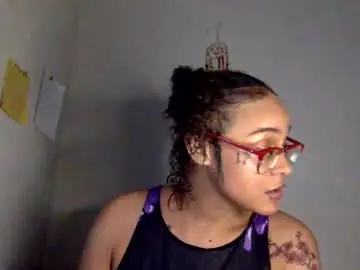Makeouthilldani  live sex cam