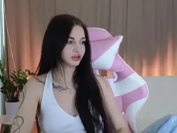 Yumieast  live sex cam