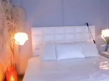 Akiramoon33  live sex cam