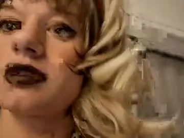 Gertrudelemon  live sex cam