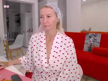 Marysantamonika  live sex cam