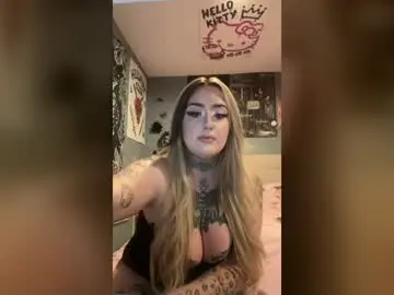 Misstattoogirlxo  live sex cam