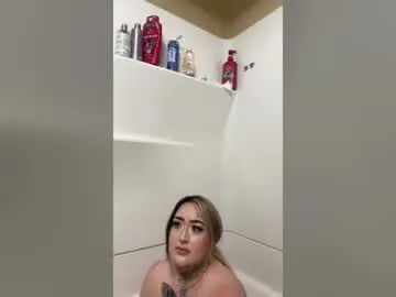 Misstattoogirlxo  live sex cam