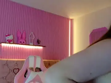 Breandahparker  live sex cam