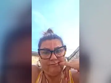 Crhystel  live sex cam