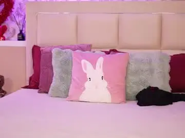 Foxxielola  live sex cam