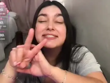 Honey_tia  live sex cam