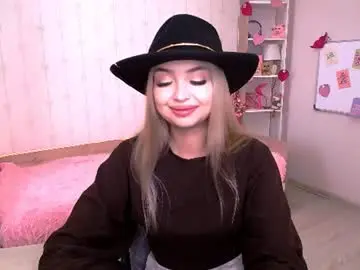 Jullymood  live sex cam