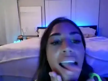 Lavishbritt  live sex cam