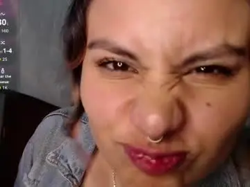Lupita_177  live sex cam