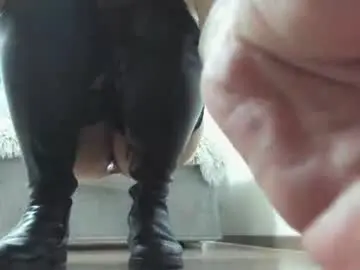 Catherinewills  live sex cam