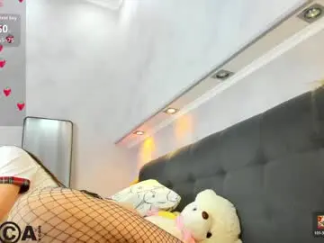 Emily_lews  live sex cam