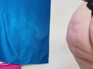 Sexy_curvi  live sex cam