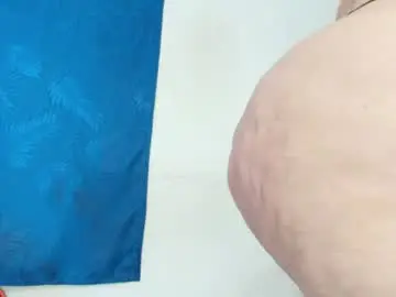 Sexy_curvi  live sex cam