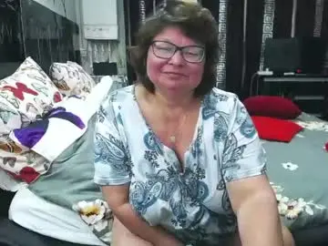 Sweetestmilf4you  live sex cam