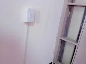 Sweety_smilee  live sex cam