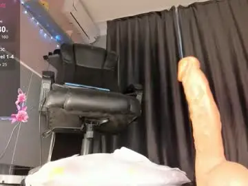 Yam_mee  live sex cam