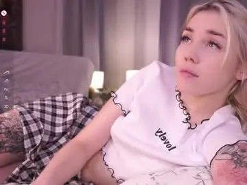 Blue_bow  live sex cam