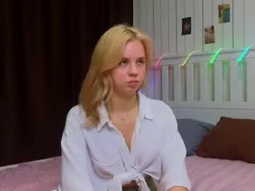 Chantalglos  live sex cam