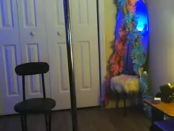 Heavenllyy  live sex cam