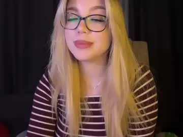 Maksisisia  live sex cam